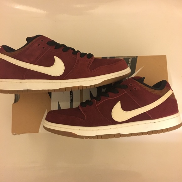 ❌SOLD❌Nike SB Dunk Low Corduroy Team Red Sz 9 🔥🔥 - Picture 1 of 7